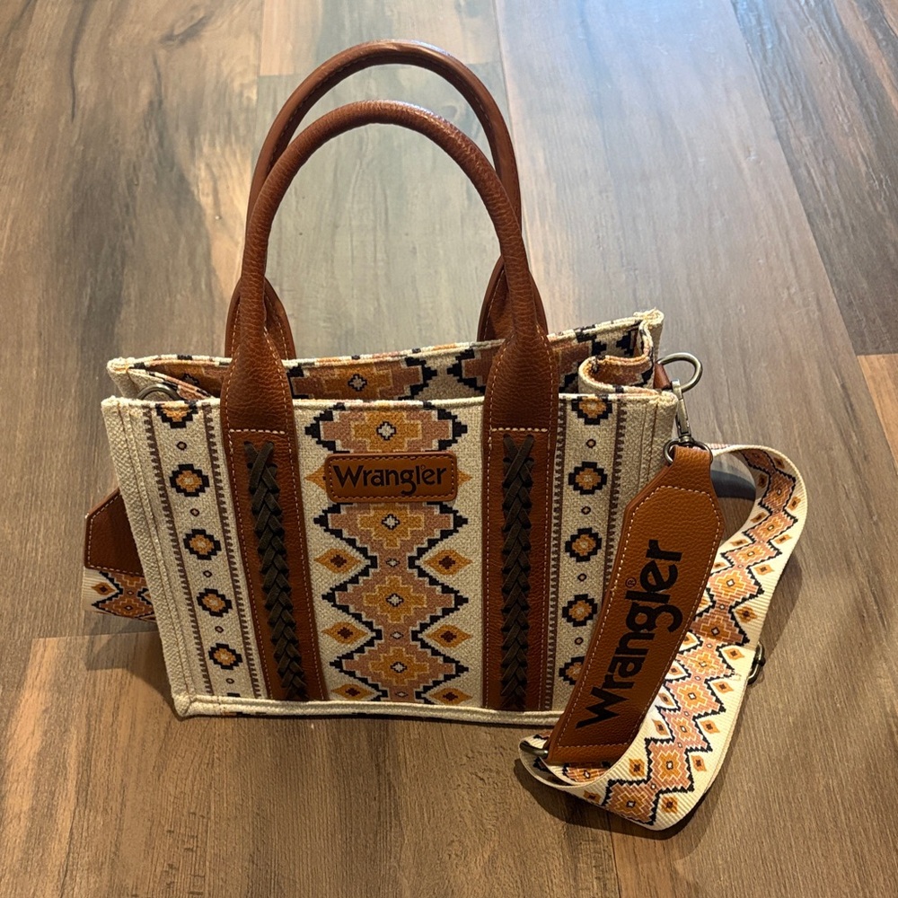 Wrangler | Tan and Cream Geometric‎ Western Bag